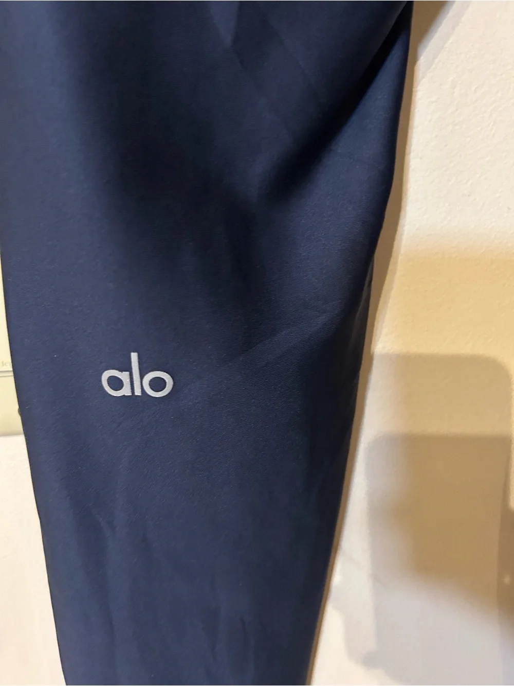 ALO Navy Blue athletic leggings size M